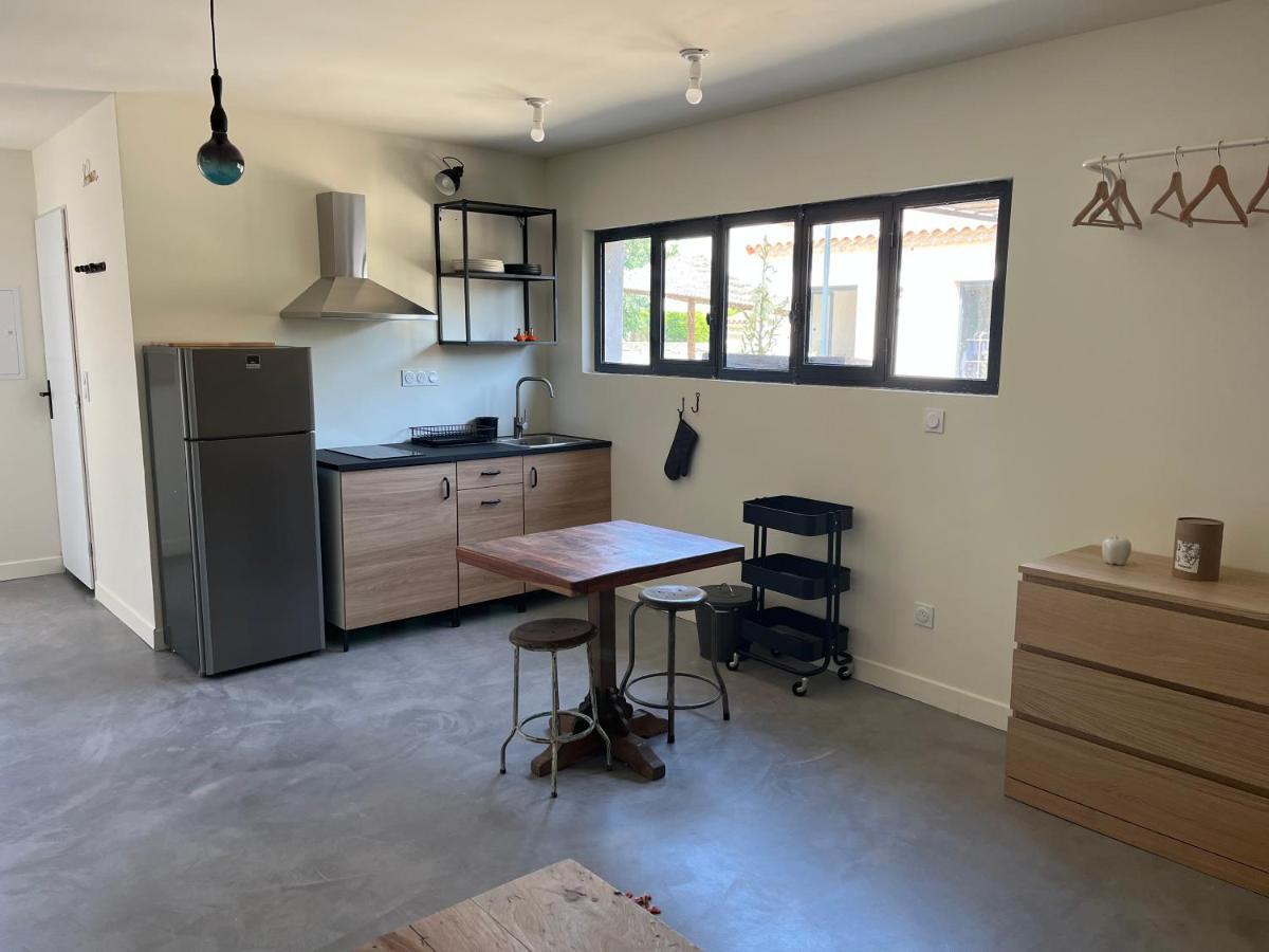 Studio Dans Les Alpilles Apartment Fontvieille Exterior photo