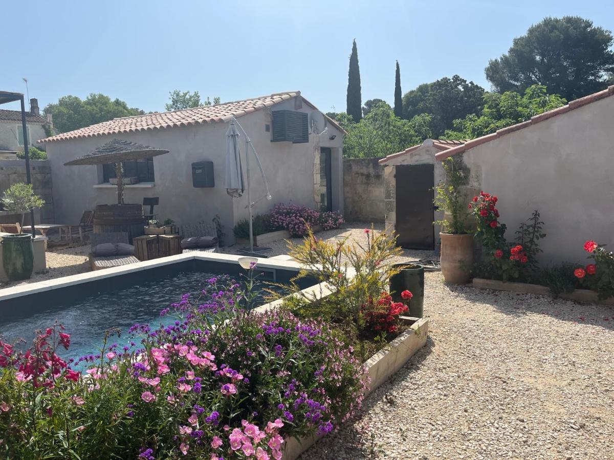 Studio Dans Les Alpilles Apartment Fontvieille Exterior photo