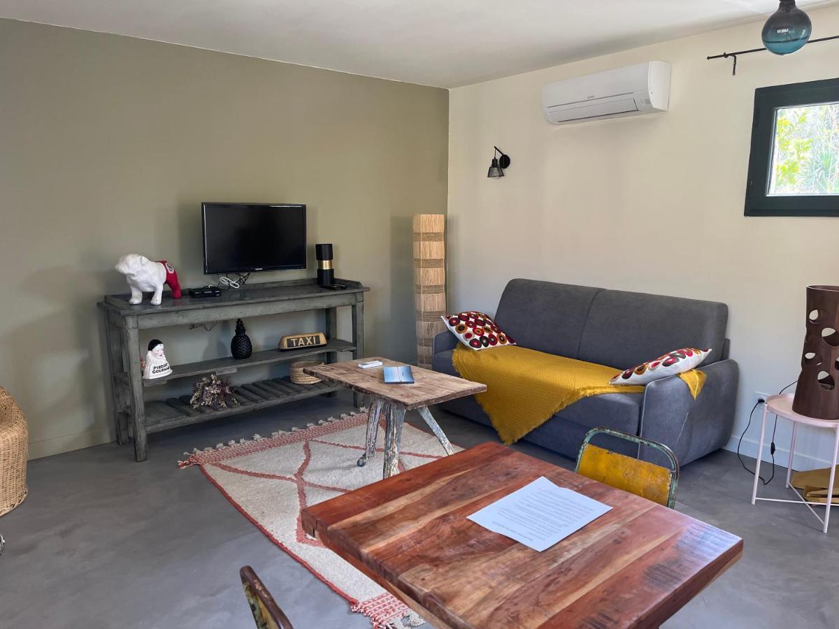 Studio Dans Les Alpilles Apartment Fontvieille Exterior photo